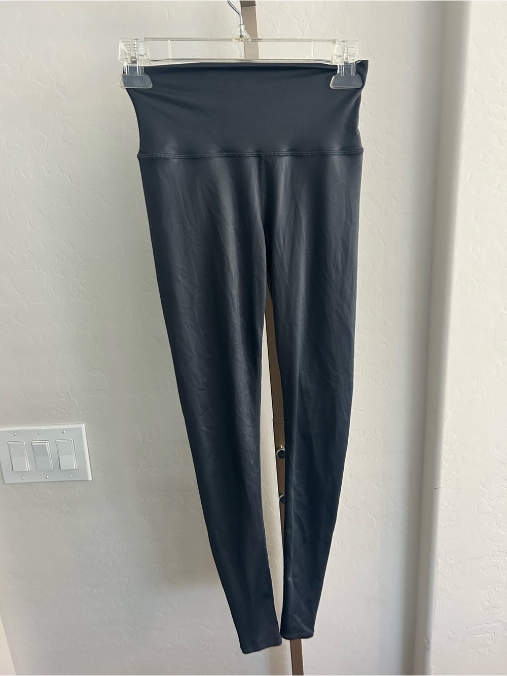 Alo Yoga High-Waist Airlift Leggings Gray Women’s Size Small